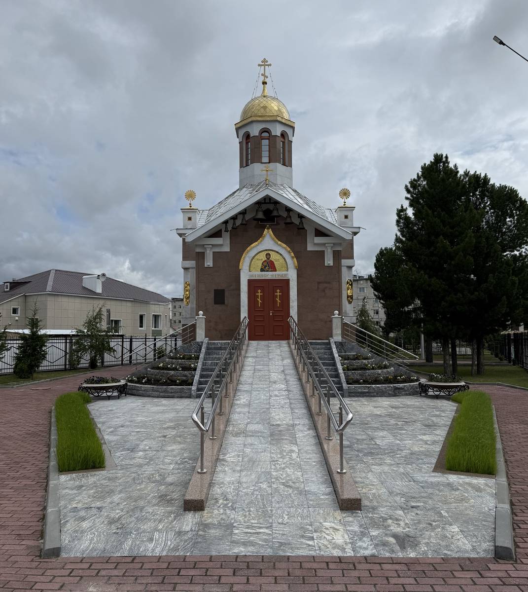 Церковь Александра Невского в Кедровой роще, Надым (Надымский район и г. Надым, Ямало-Ненецкий автономный округ). фасады, Вид с запада