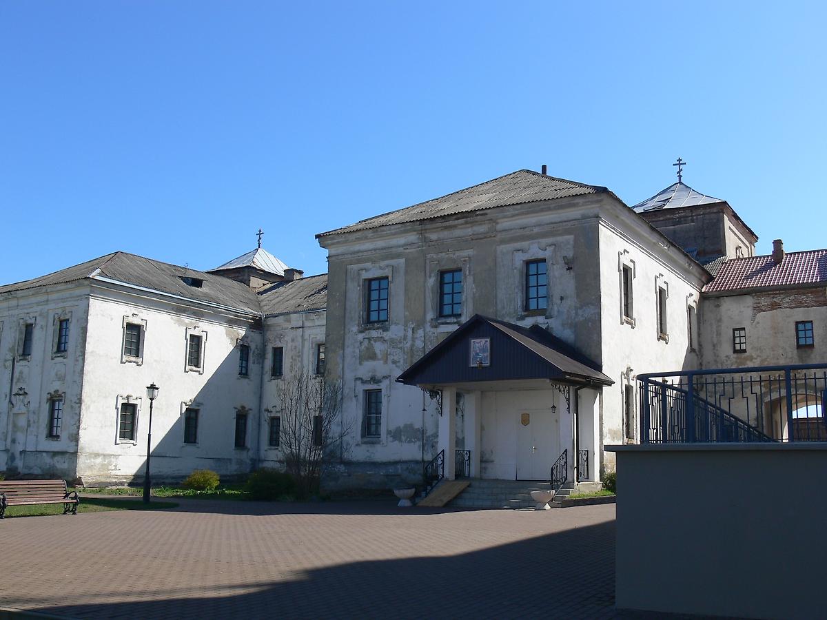 вид с юго-запада, фасады. Рождество-Богородичный мужской монастырь. Церковь Серафима Саровского в братском корпусе, Юровичи (Калинковичский район, Беларусь, Гомельская область)