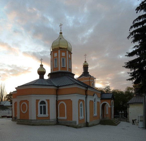 Оргеев. Церковь Николая Чудотворца. фасады