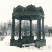 Юрьево. Юрьев мужской монастырь. Часовня-сень над источником (киворий)