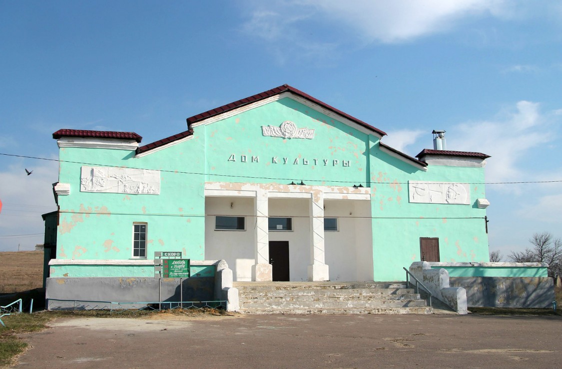 Церковь Успения Пресвятой Богородицы, Скупая Потудань (Нижнедевицкий район, Воронежская область). фасады, Молитвенная комната оборудована в левой части здания 