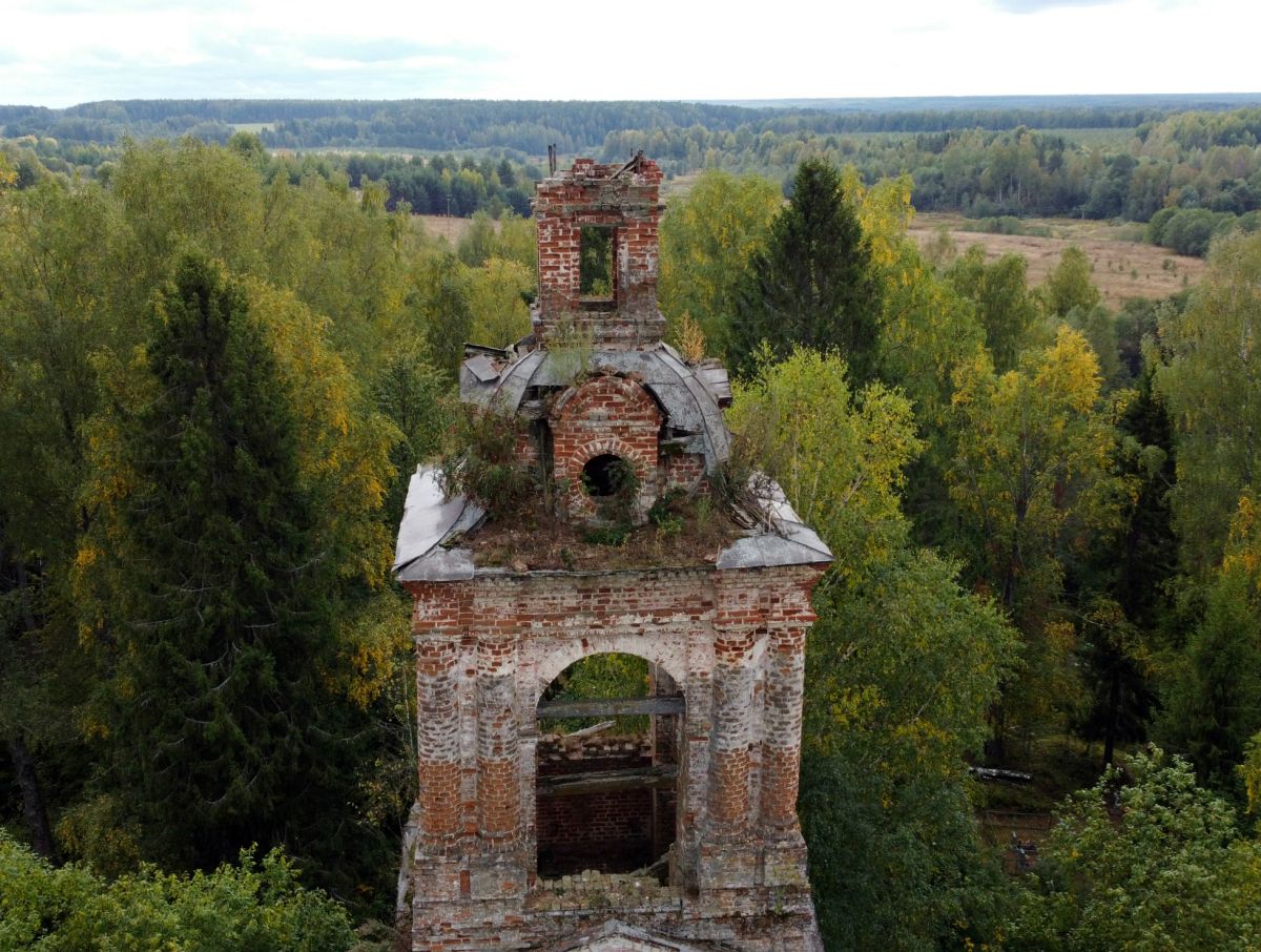 Церковь Успения Пресвятой Богородицы, Лежнево (Антроповский район, Костромская область). архитектурные детали