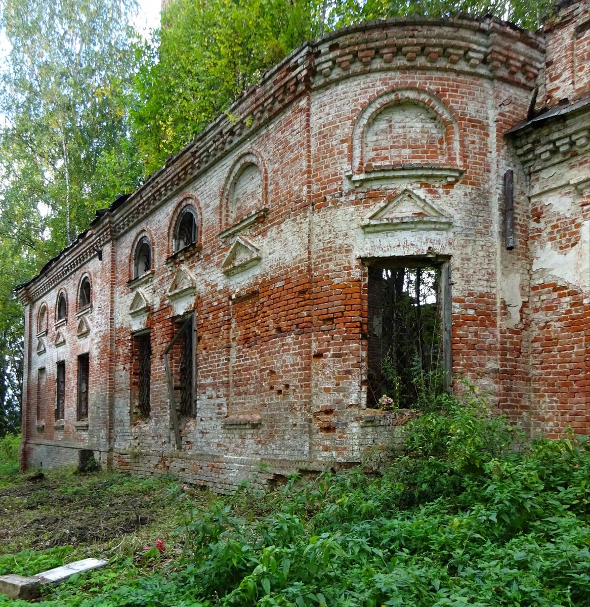 Церковь Успения Пресвятой Богородицы, Лежнево (Антроповский район, Костромская область). архитектурные детали