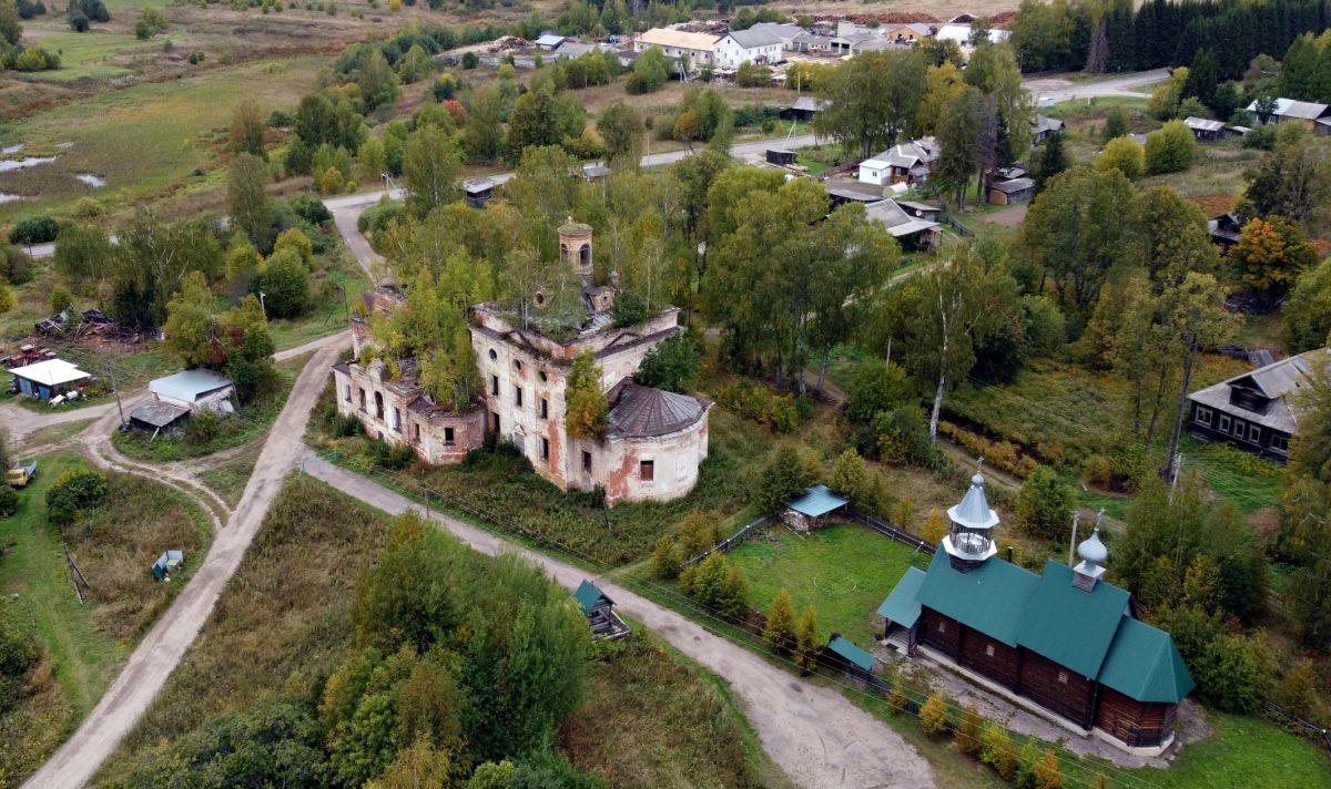 Палкино. Церковь Серафима Саровского. общий вид в ландшафте