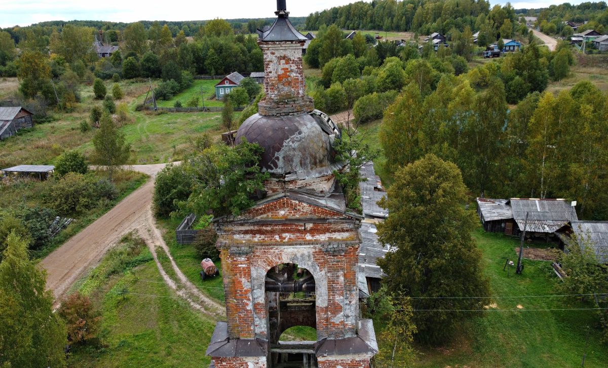 Церковь Воскресения Христова, Понизье (Антроповский район, Костромская область). архитектурные детали