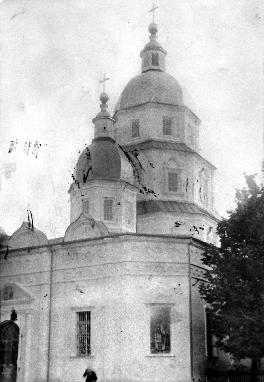 Ахтырский Троицкий мужской монастырь. Собор Троицы Живоначальной, Ахтырка (Ахтырский район, Украина, Сумская область). архивная фотография, Фото из личного архива С.А. Таранушенко, 1914 г. Адрес хранения: Институт рукописи Национальной библиотеки Украины им. И. Вернадского