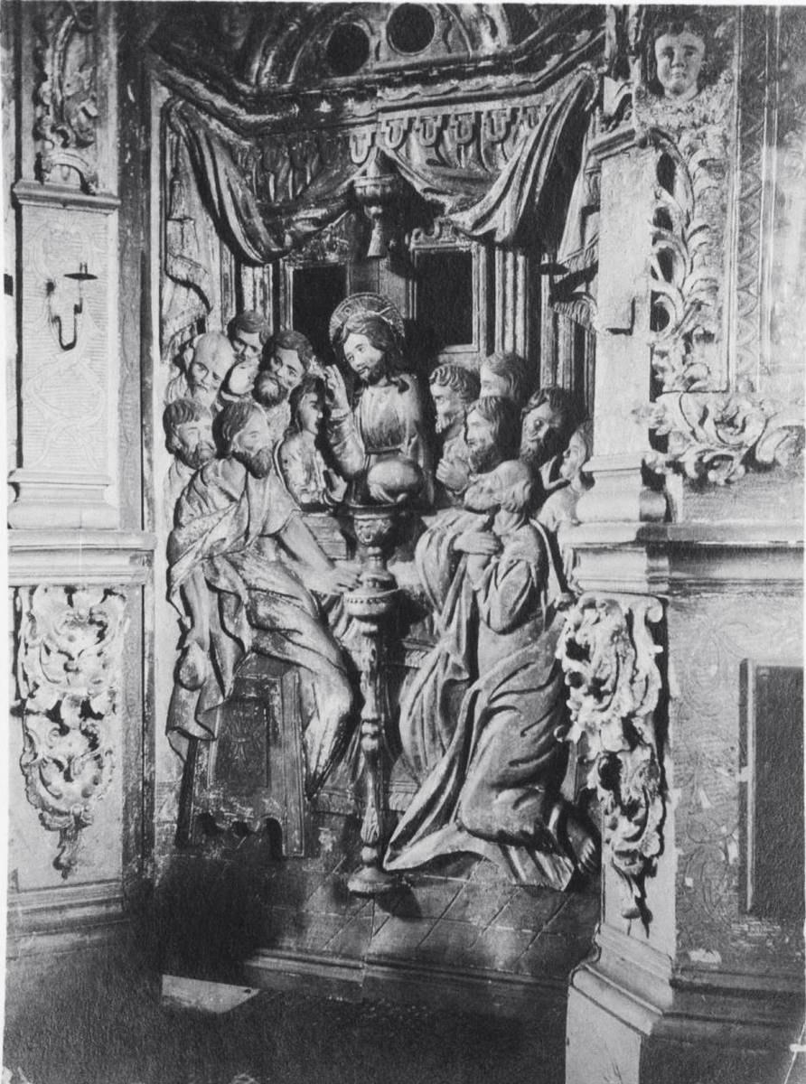 Церковь Сошествия Святого Духа, Ламская Пустынь (акватория Рыбинского водохранилища) (Весьегонский район, Тверская область). архивная фотография, Интерьер церкви. Фото С. С. Некрасова, лето 1915 г. northauction.ru