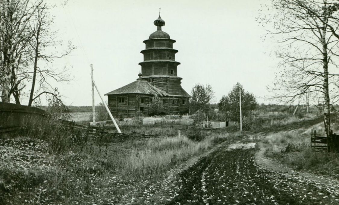 Церковь Рождества Пресвятой Богородицы, Межурки (Харовский район, Вологодская область). архивная фотография, Общий вид с юго-запада, фото1982 г.
