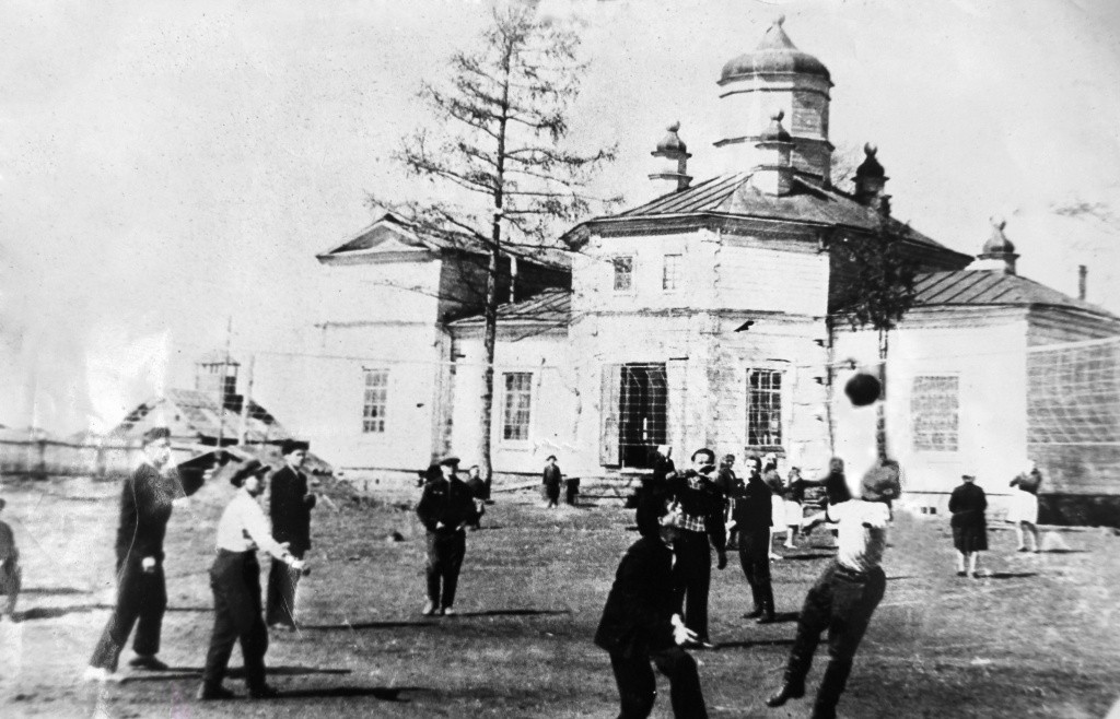 Церковь Троицы Живоначальной (старая), Бергамак (Муромцевский район, Омская область). архивная фотография, Фото 1964 года из фондов архивного отдела Администрации Муромцевского района