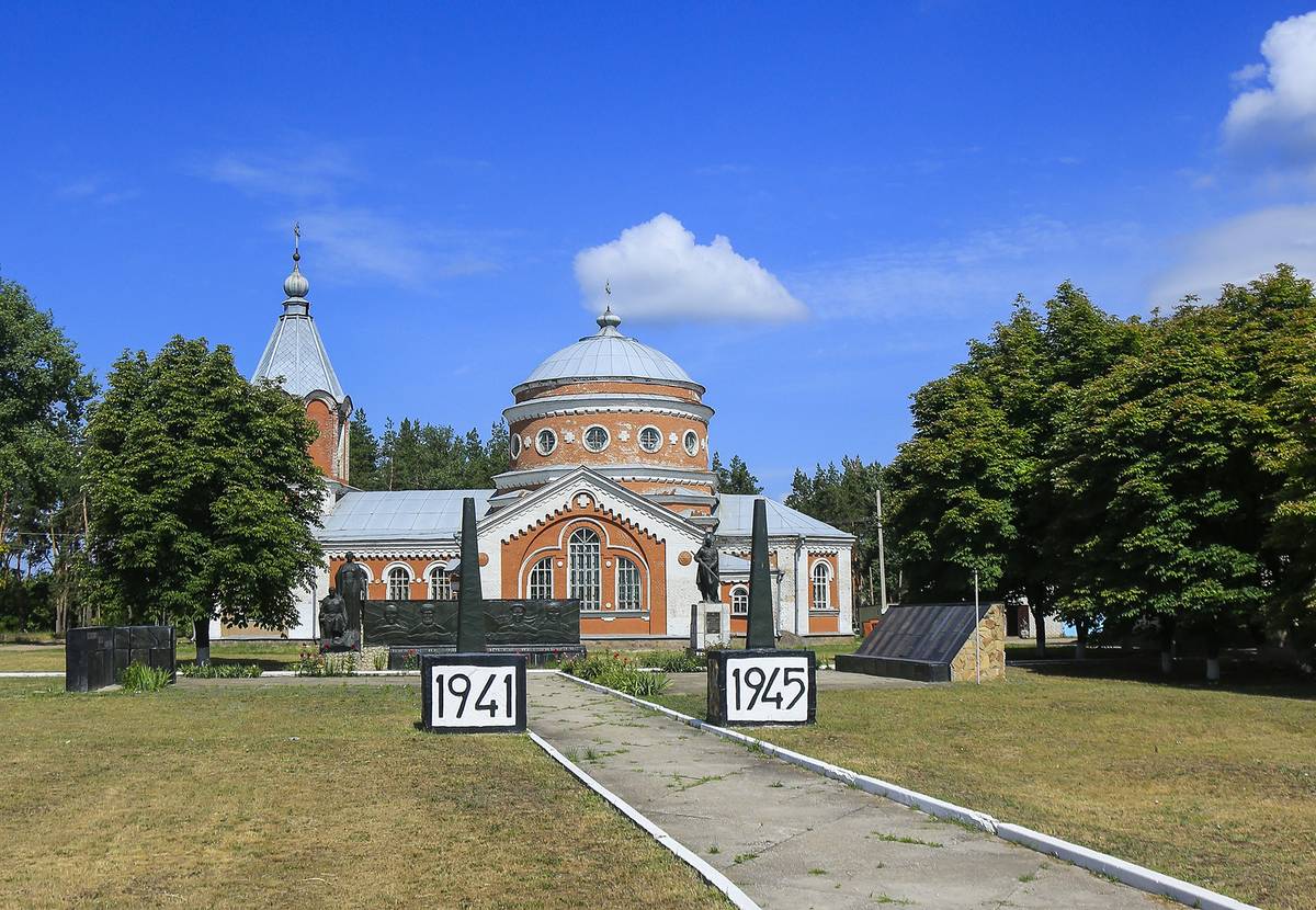 общий вид в ландшафте. Церковь Георгия Победоносца, Рыбянцево (Новопсковский район, Украина, Луганская область)