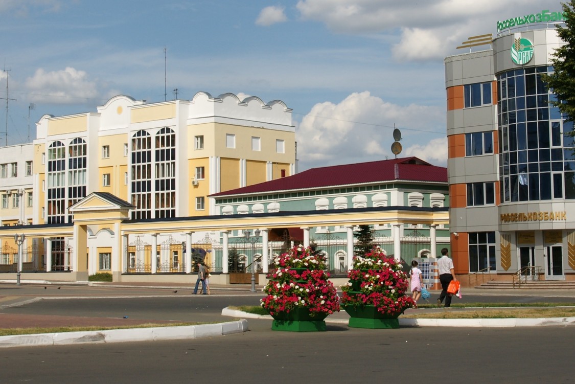 Домовая церковь Петра и Павла в архиерейских покоях, Саранск (Саранск, город, Республика Мордовия). дополнительная информация, Архиерейские покои, бывшая Духовная гимназия, единственное уцелевшее здание Петропавловского монастыря. 3 ноября 2018 года в этом здании была освящена домовая церковь Петра и Павла.