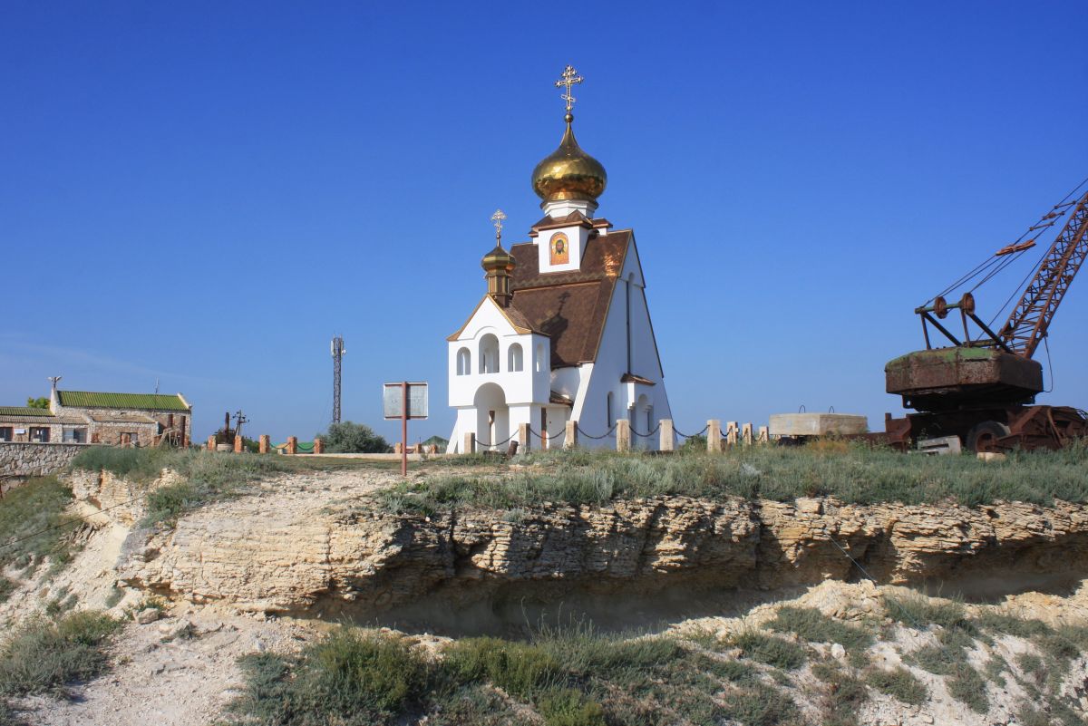 Часовня Николая Чудотворца на Большом Атлеше, Оленевка (Черноморский район, Республика Крым). фасады
