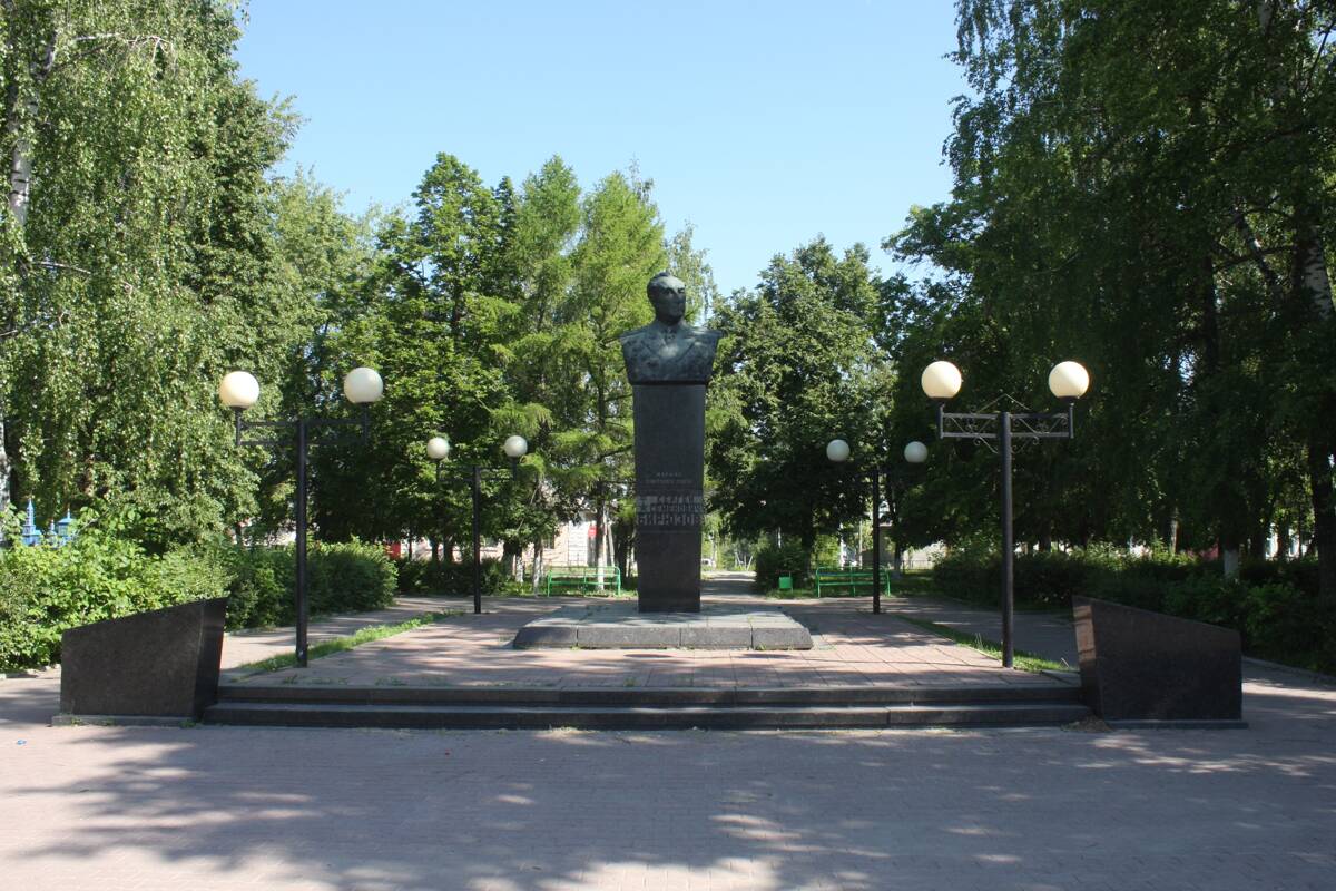 Церковь Входа Господня в Иерусалим, Скопин (Скопинский район и г. Скопин, Рязанская область). фасады, Вид на церковное место с юга