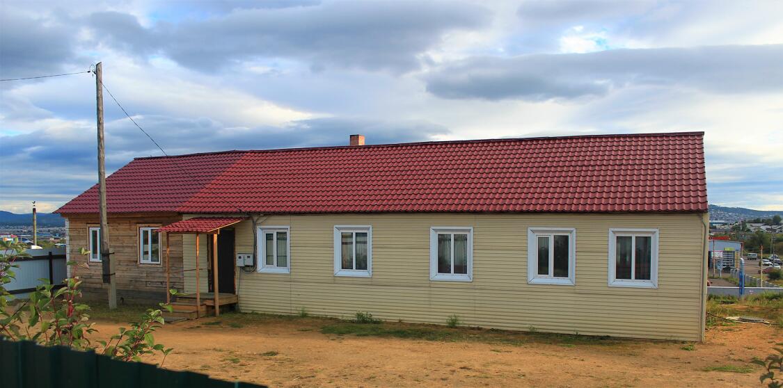 Молитвенный дом Афанасия Александрийского, Улан-Удэ (Улан-Удэ, город, Республика Бурятия). фасады, Вид с Ботанической улицы через забор церковной территории