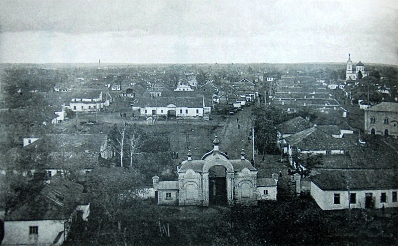 Церковь Петра и Павла, Браилов (Жмеринский район, Украина, Винницкая область). архивная фотография, Церковь справа, в изначальном виде. Частная коллекция. Фото 1910-х годов