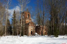 Трубы. Церковь Успения Пресвятой Богородицы