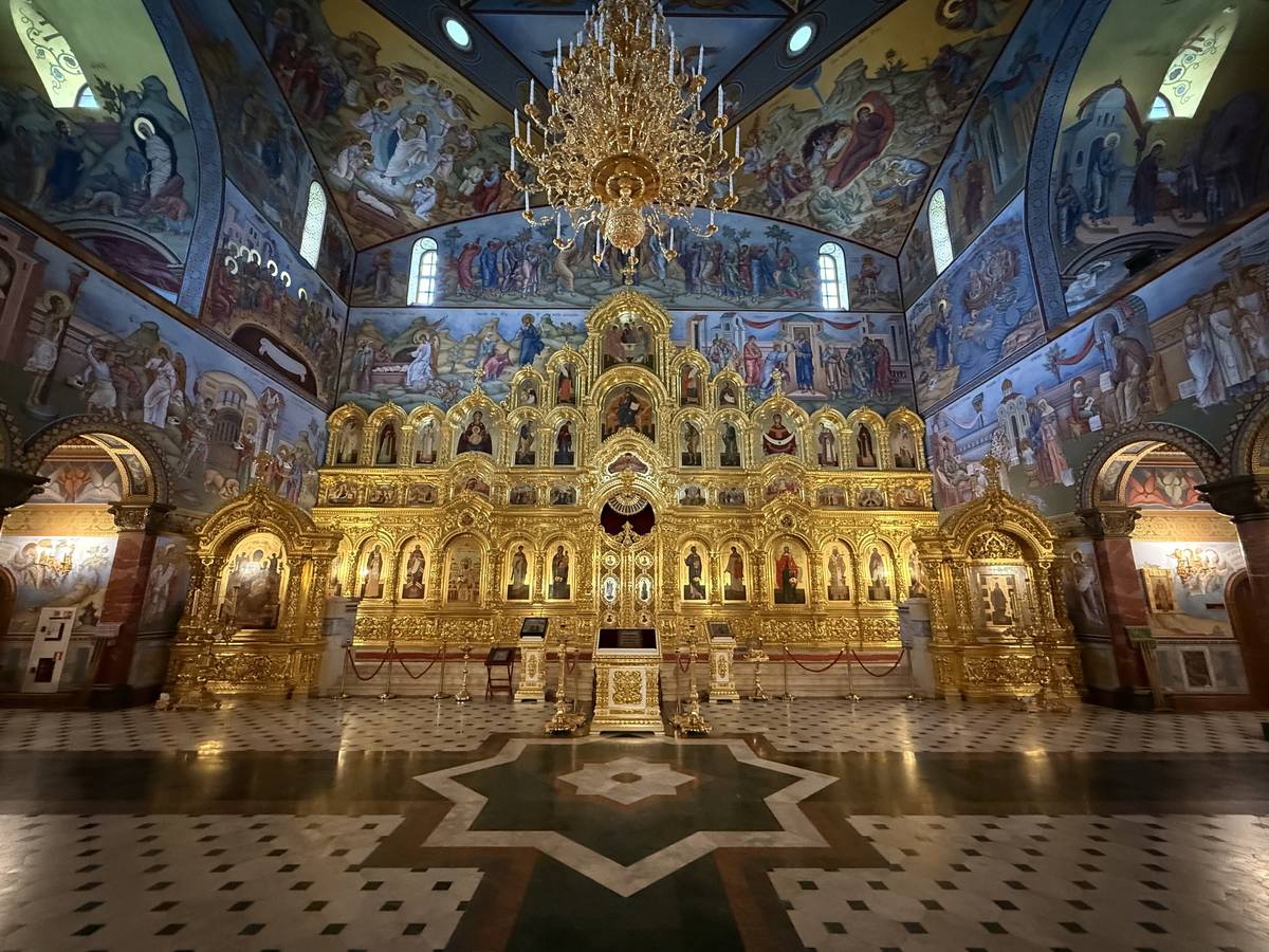 Церковь Татианы, Когалым (Когалым, город, Ханты-Мансийский автономный округ). интерьер и убранство, Иконостас