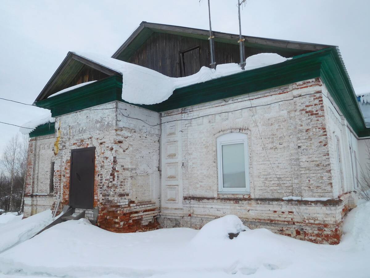 Церковь Иоанна Предтечи, Соломаты (Чкаловск, город, Нижегородская область). дополнительная информация, Оставшаяся часть колокольни,  встроенная в здание дома культуры