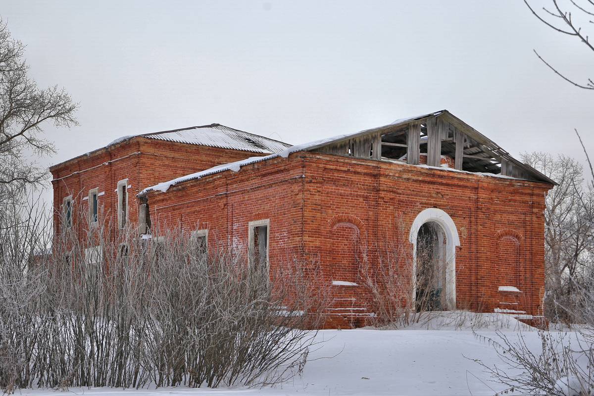вид с северо-запада, общий вид в ландшафте. Церковь Николая Чудотворца, Юдино (Чистоозёрный район, Новосибирская область)