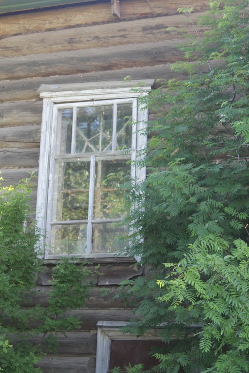 Церковь Николая Чудотворца (старая), Курья (Красногорский район, Республика Удмуртия). архитектурные детали, Единственное сохранившееся окно