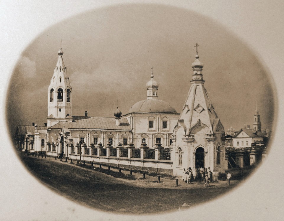 Неизвестная часовня в Ямской слободе, Вахитовский район (Казань, город, Республика Татарстан). архивная фотография, Часовня справа на переднем плане
