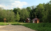 Часовня Николая Чудотворца (новая), Новая часовня справа<br>, Святогорово, Дмитровский городской округ, Московская область