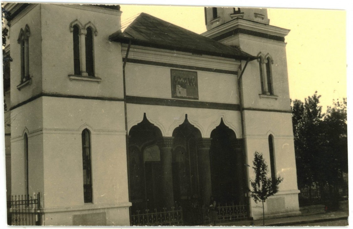 Церковь Успения Пресвятой Богородицы, Каракал (Олт, Румыния). архивная фотография, Фрагмент западного фасада. Фото 1941 г. с аукциона e-bay.de