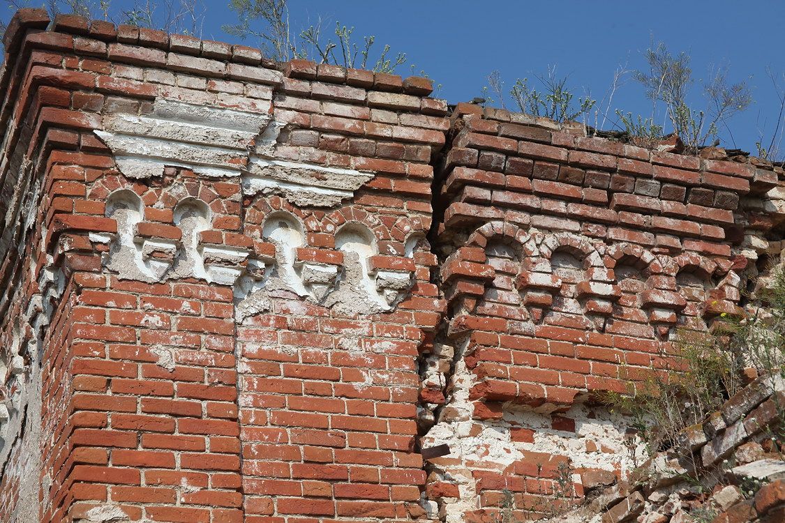Церковь Николая Чудотворца, Лобаново (Катайский район, Курганская область). архитектурные детали, Фрагмент кладки карниза