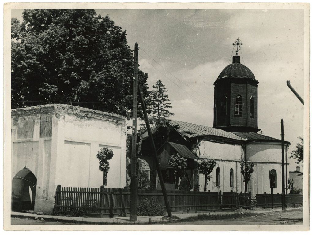 Церковь Благовещения Пресвятой Богородицы, Плоешти (Прахова, Румыния). архивная фотография, Храм после бомбардировки 24.04.1944 г. Фото с аукциона e-bay.de