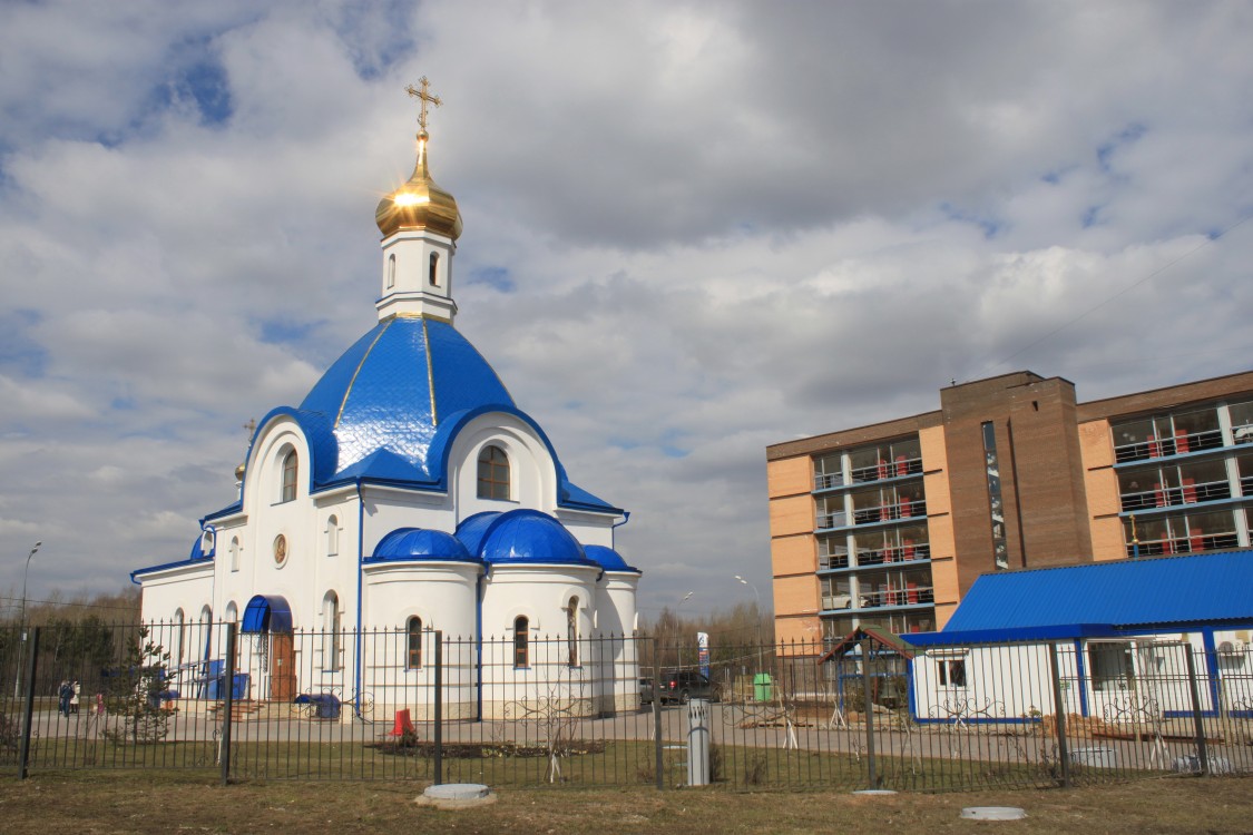 Церковь Илии Пророка в Северном Бутове (новая), Северное Бутово (Юго-Западный административный округ (ЮЗАО), г. Москва). фасады, Вид с юго-востока