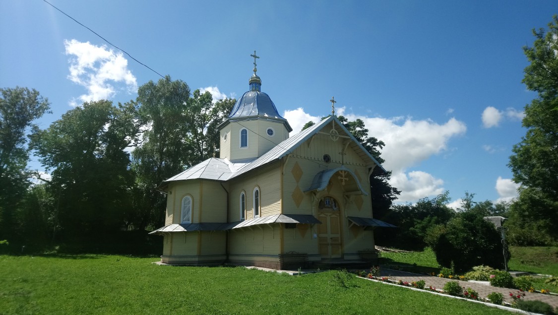 Кульчицы. Церковь Флора и Лавра. фасады