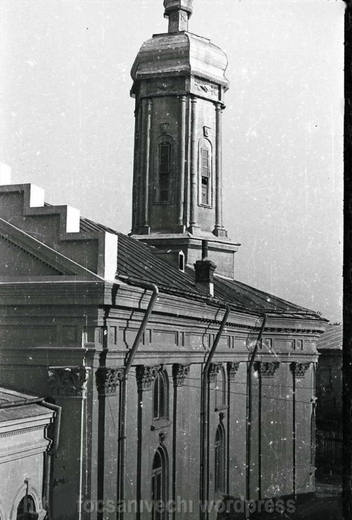 Церковь Параскевы Сербской, Фокшаны (Вранча, Румыния). архивная фотография, Боковой фасад храма. Частная коллекция. Фото 1945 г.