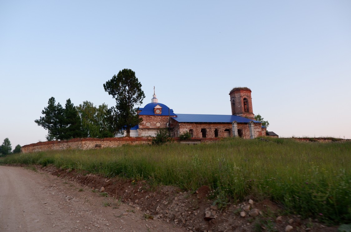 Алтынное. Церковь Успения Пресвятой Богородицы. фасады