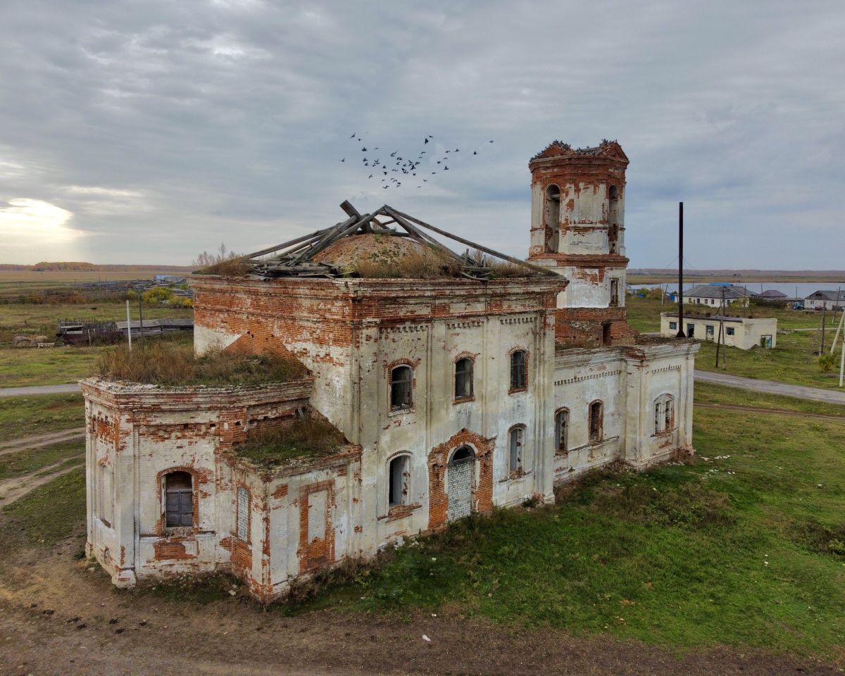 Церковь Преображения Господня, Дубровное (Лебяжьевский район, Курганская область). фасады, Вид с СВ