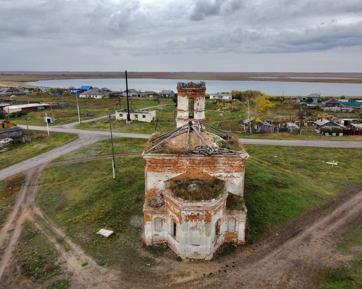 Церковь Преображения Господня, Дубровное (Лебяжьевский район, Курганская область). фасады, Вид с востока
