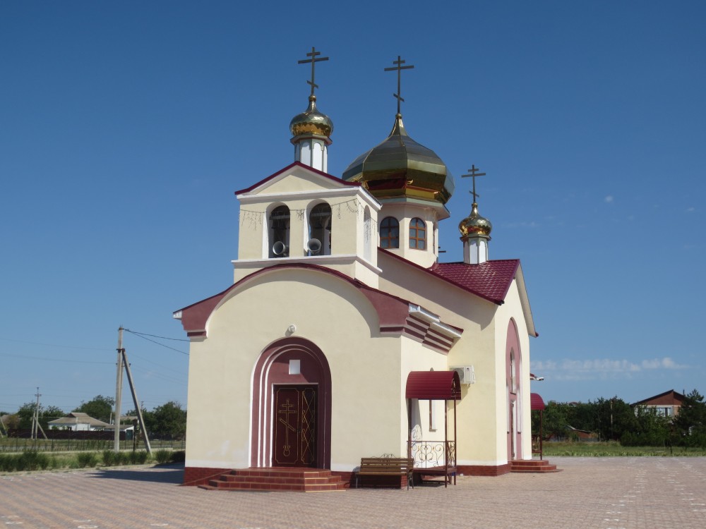 Кировское. Церковь Амвросия Оптинского. фасады