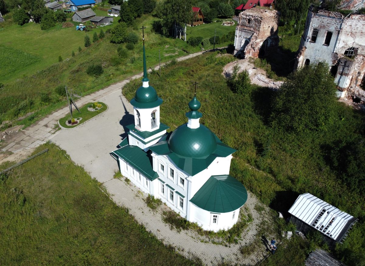 Церковь Георгия Победоносца, Троицкое (Вашкинский район, Вологодская область). фасады