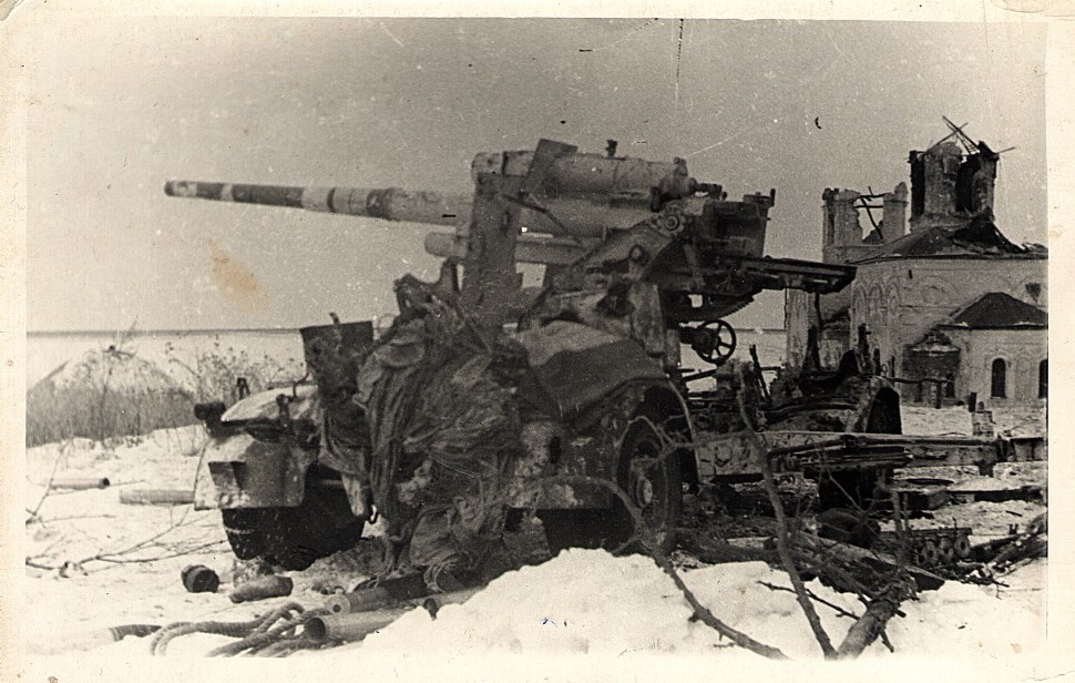 Дубовиково. Церковь Димитрия Солунского. архивная фотография, Фото 1942 г. из фотоархива ТАСС