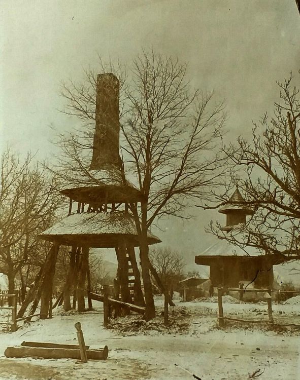 Церковь Николая Чудотворца, Стрэоане (Вранча, Румыния). архивная фотография, Звонница храма. Фото 1917 г. с аукциона e-bay.de