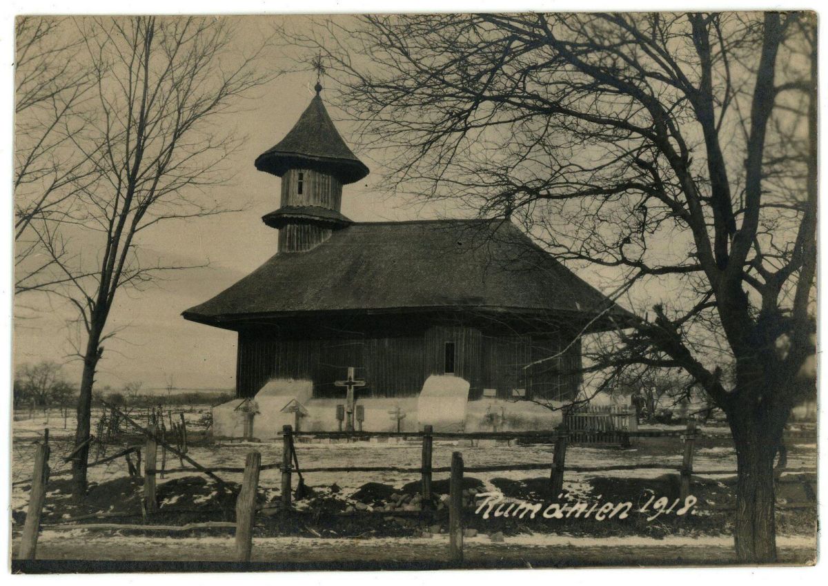 Стрэоане. Церковь Николая Чудотворца. архивная фотография, Боковой фасад. Почтовая фотооткрытка 1918 г.