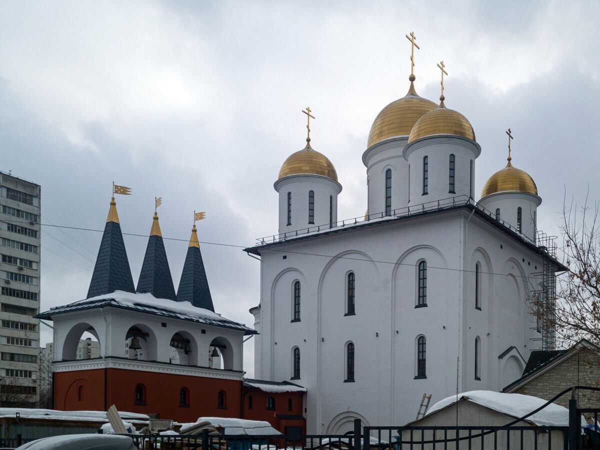 Церковь Ермогена, Патриарха Московского и всея Руси (новая), Зюзино (Юго-Западный административный округ (ЮЗАО), г. Москва). фасады