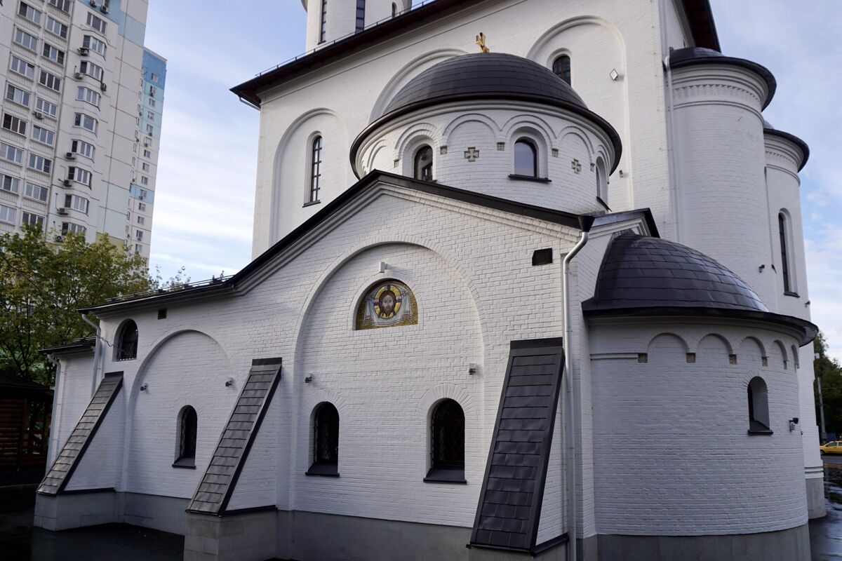 Церковь Ермогена, Патриарха Московского и всея Руси (новая), Зюзино (Юго-Западный административный округ (ЮЗАО), г. Москва). фасады