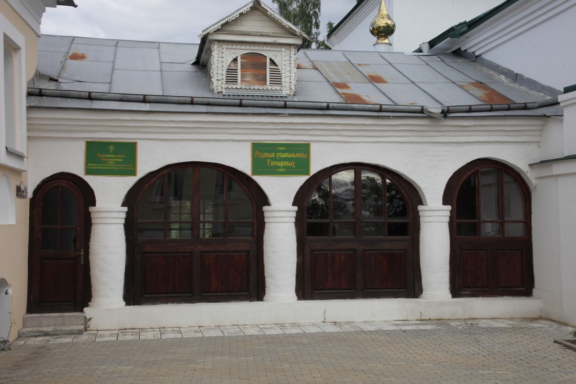 архитектурные детали. Церковь Преображения Господня (новая), Полотняный Завод (Дзержинский район, Калужская область)