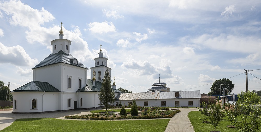 Полотняный Завод. Церковь Спаса Преображения (новая). фасады