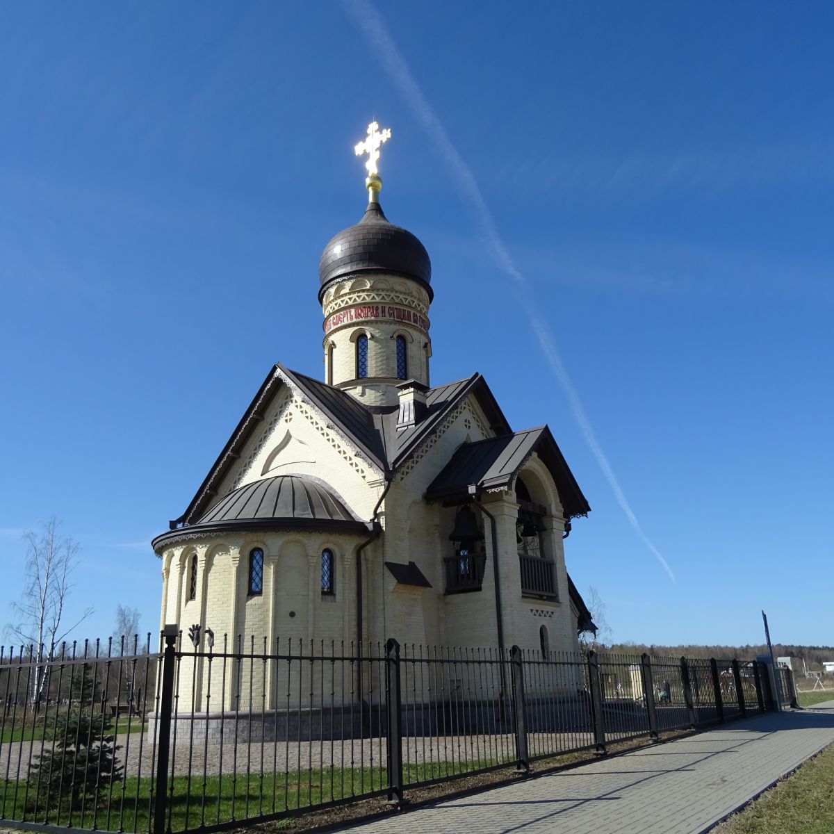 Церковь Серафима Саровского, Новоселье (Ломоносовский район, Ленинградская область). фасады