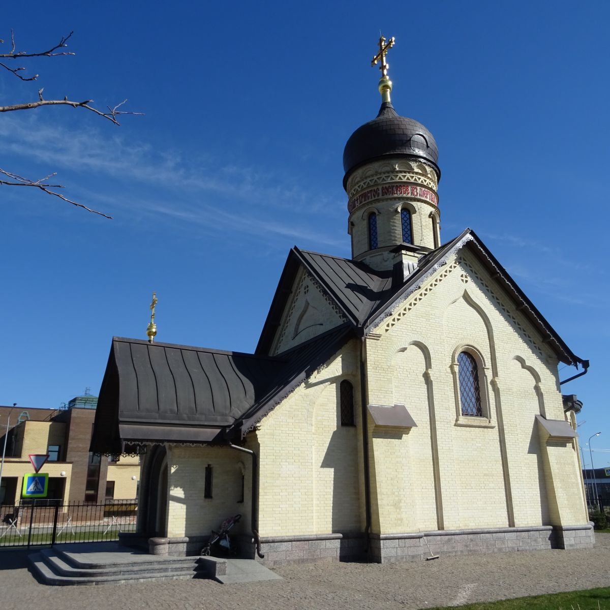 Церковь Серафима Саровского, Новоселье (Ломоносовский район, Ленинградская область). фасады