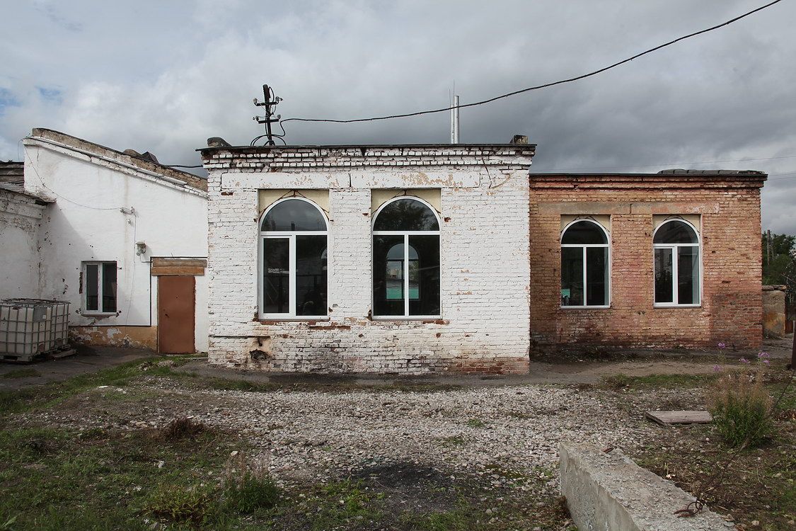 Церковь Владимира равноапостольного в посёлке Цементников, Магнитогорск (Магнитогорск, город, Челябинская область). фасады, Вид со двора