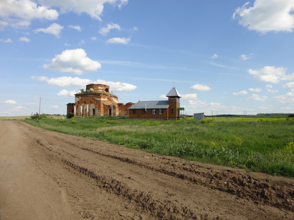 Ключёвка. Церковь Петра и Павла (новая). общий вид в ландшафте