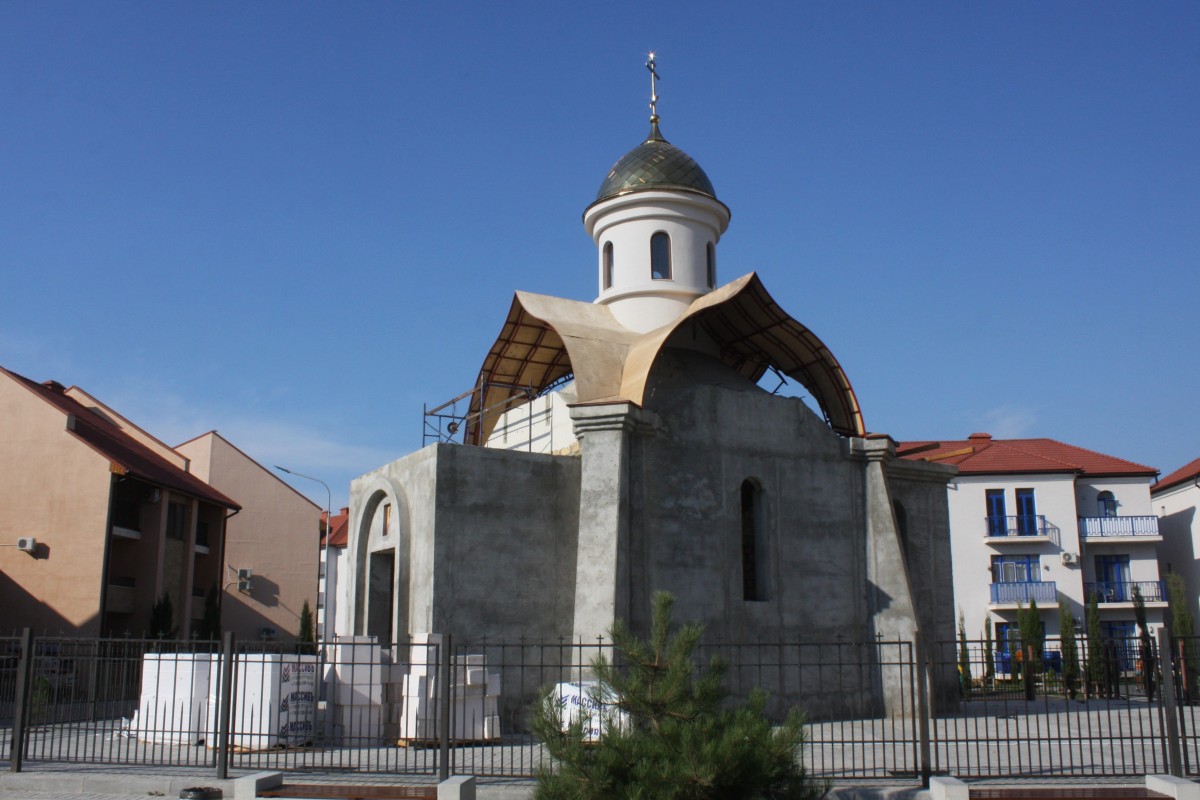 Церковь Спиридона Тримифунтского (строящаяся), Черноморское (Черноморский район, Республика Крым). фасады
