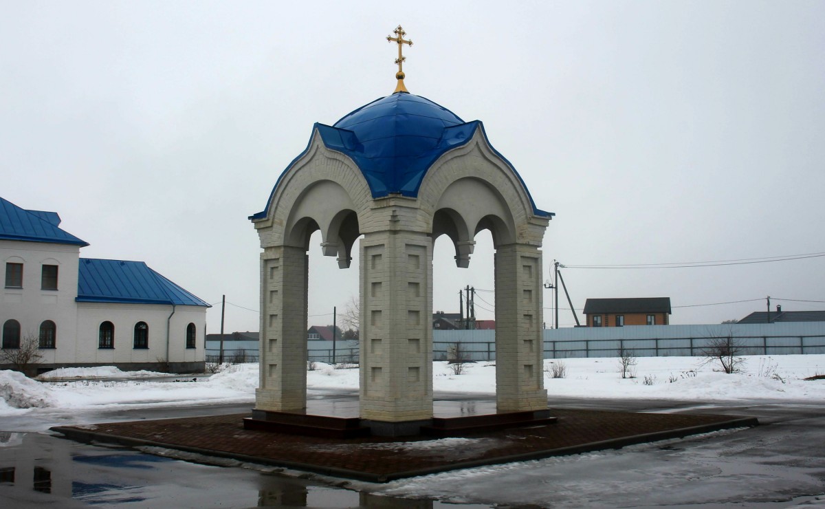 Владимирский скит. Часовня-сень, Дворцы (Дзержинский район, Калужская область). фасады